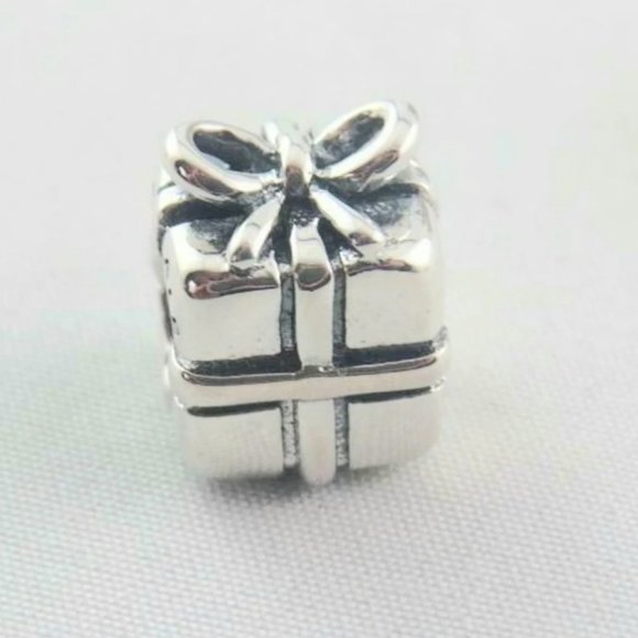 Sterling Silver Pandora Present Bracelet Charm - Picture 1 of 1